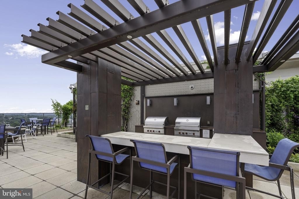 851 N Glebe Road N - Photo 32