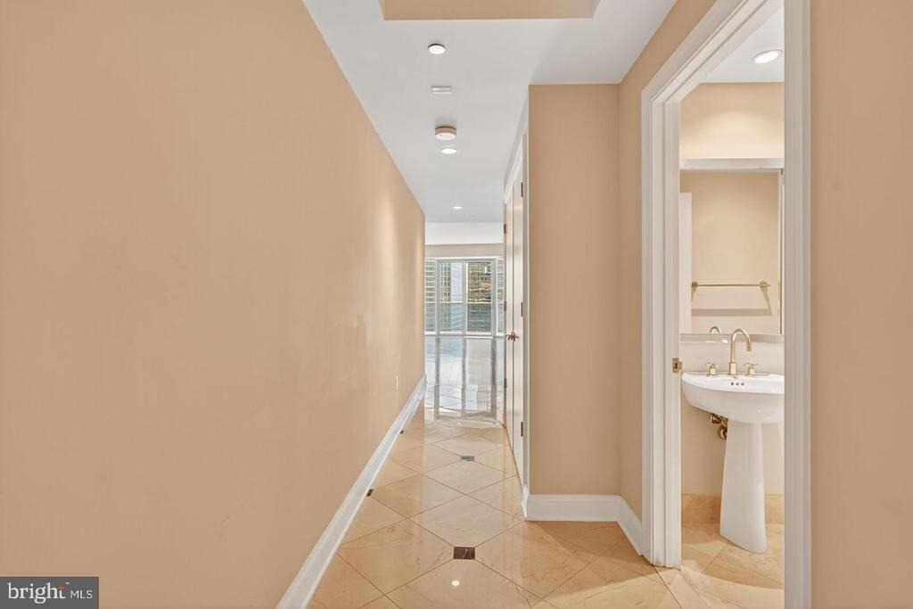 1881 N Nash Street - Photo 8