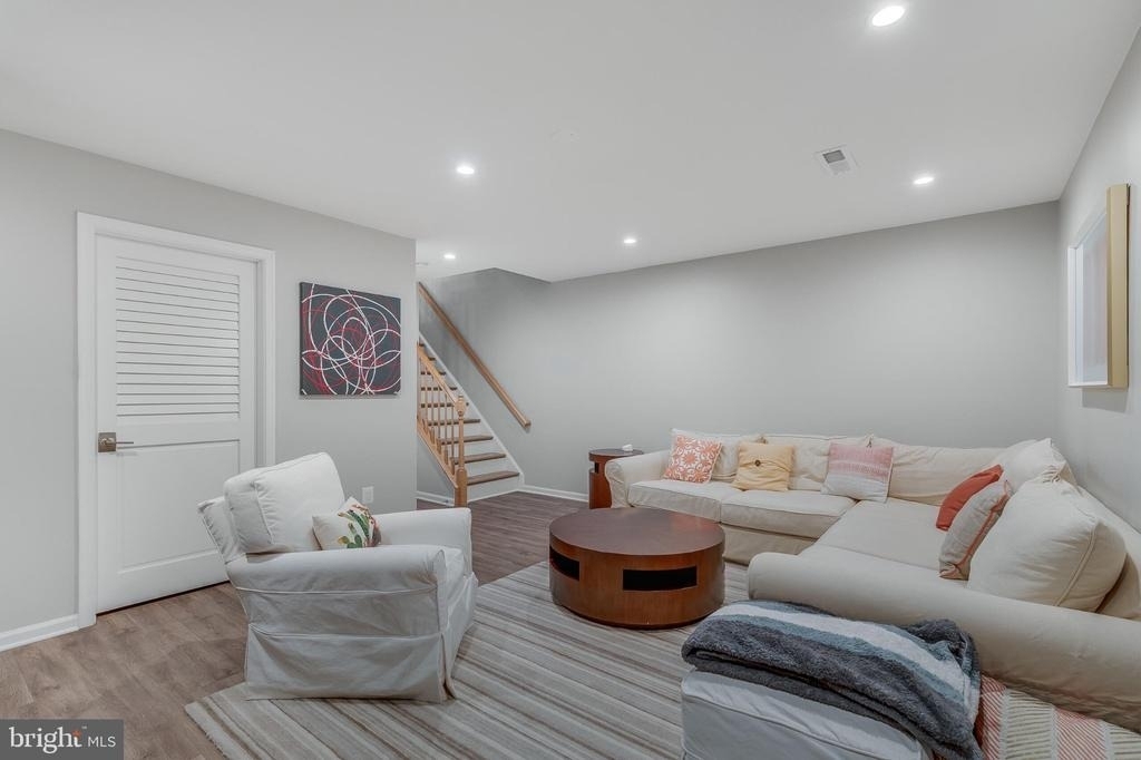 1507 N Colonial Terrace - Photo 9