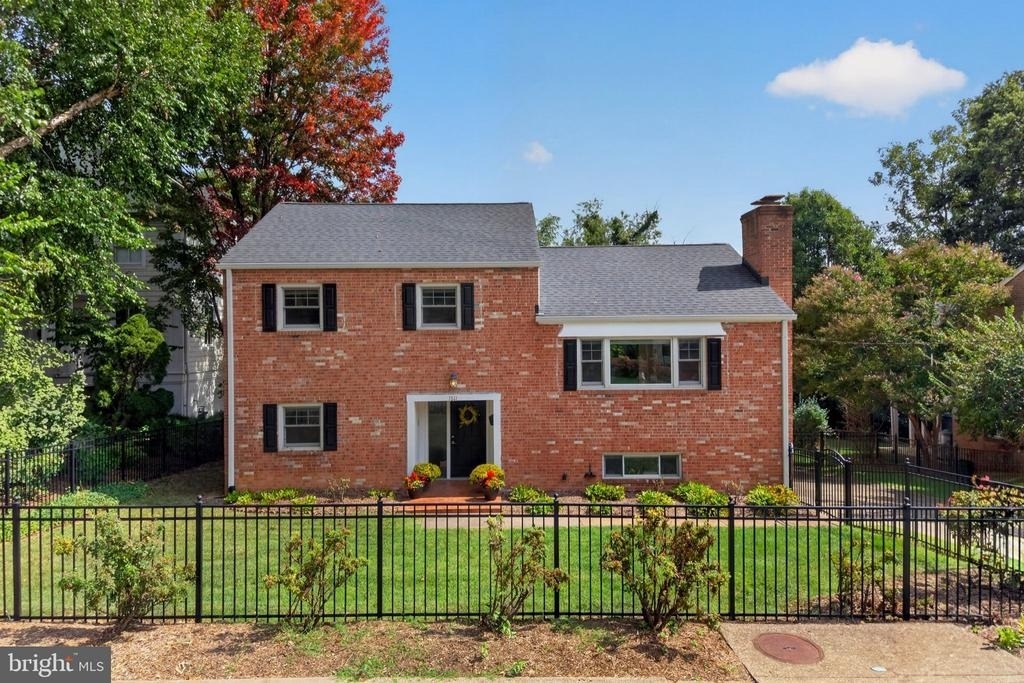 1811 N Randolph Street - Photo 0