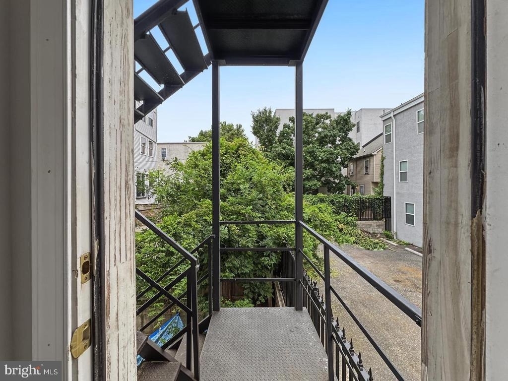 1811 Cecil B Moore Avenue - Photo 19