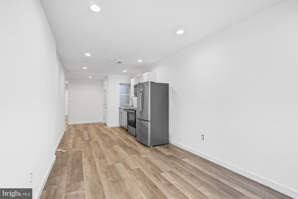 810 Diamond Street - Photo 3