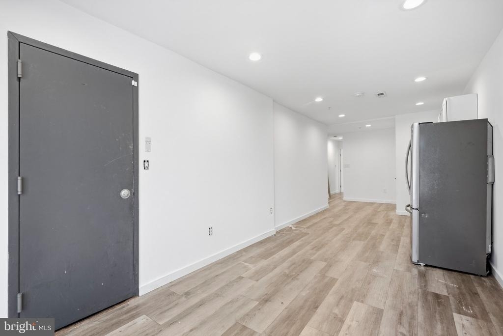 810 Diamond Street - Photo 2