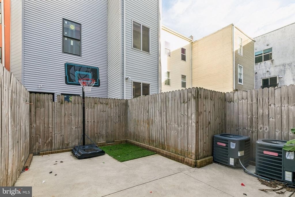 1811 Blair Street - Photo 31