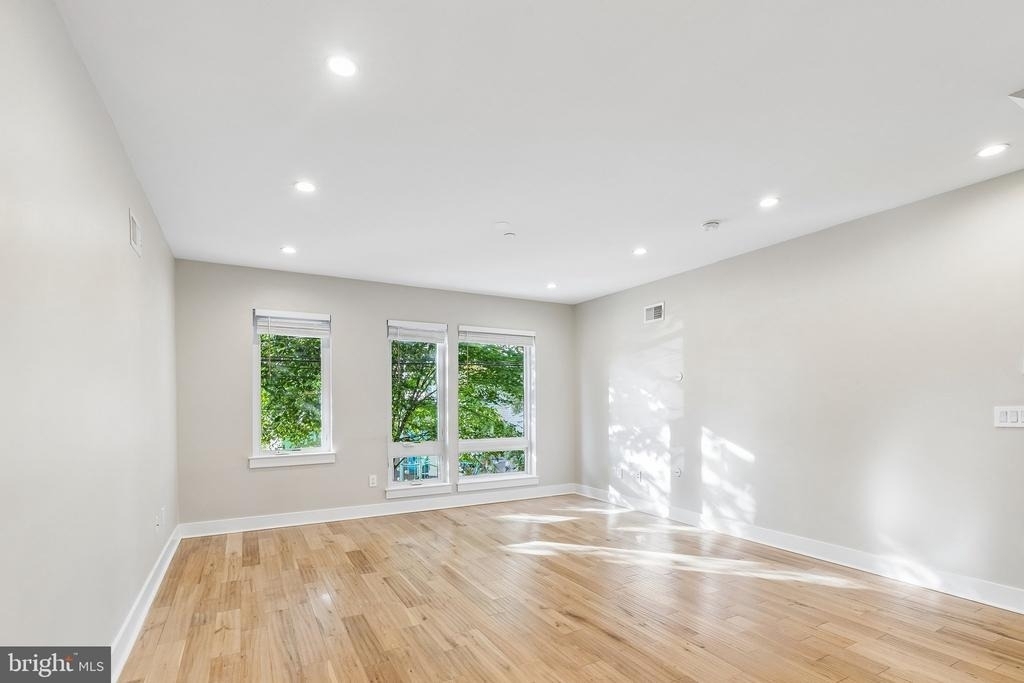 1811 Blair Street - Photo 7