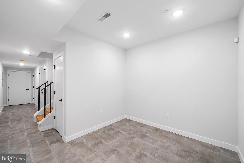 2156 N Randolph Street - Photo 23