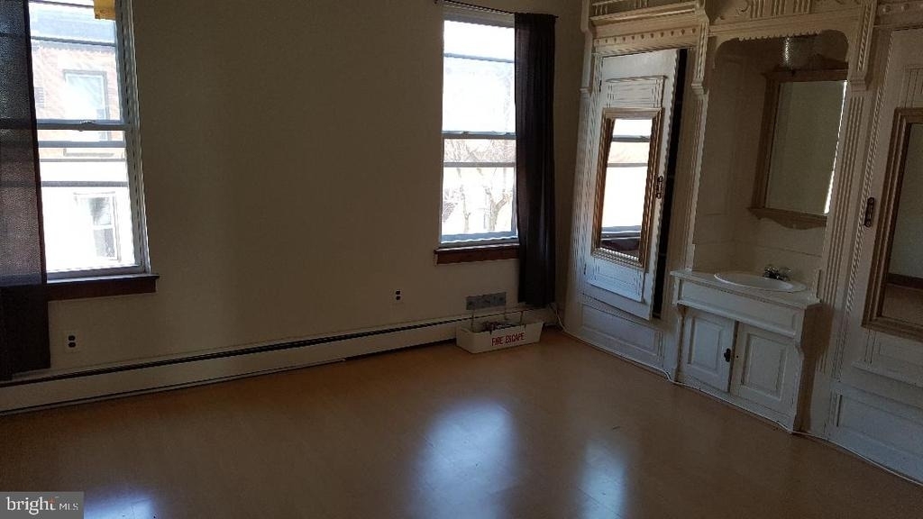 872 23rd Street N - Photo 4
