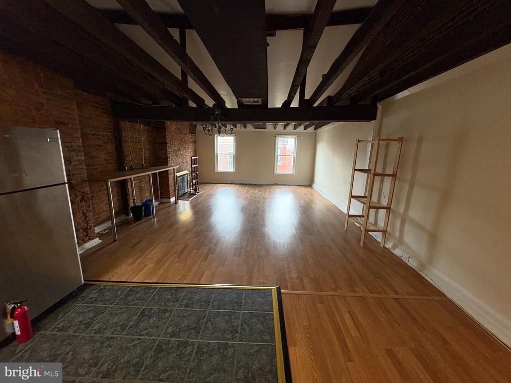 631 Catharine Street - Photo 13