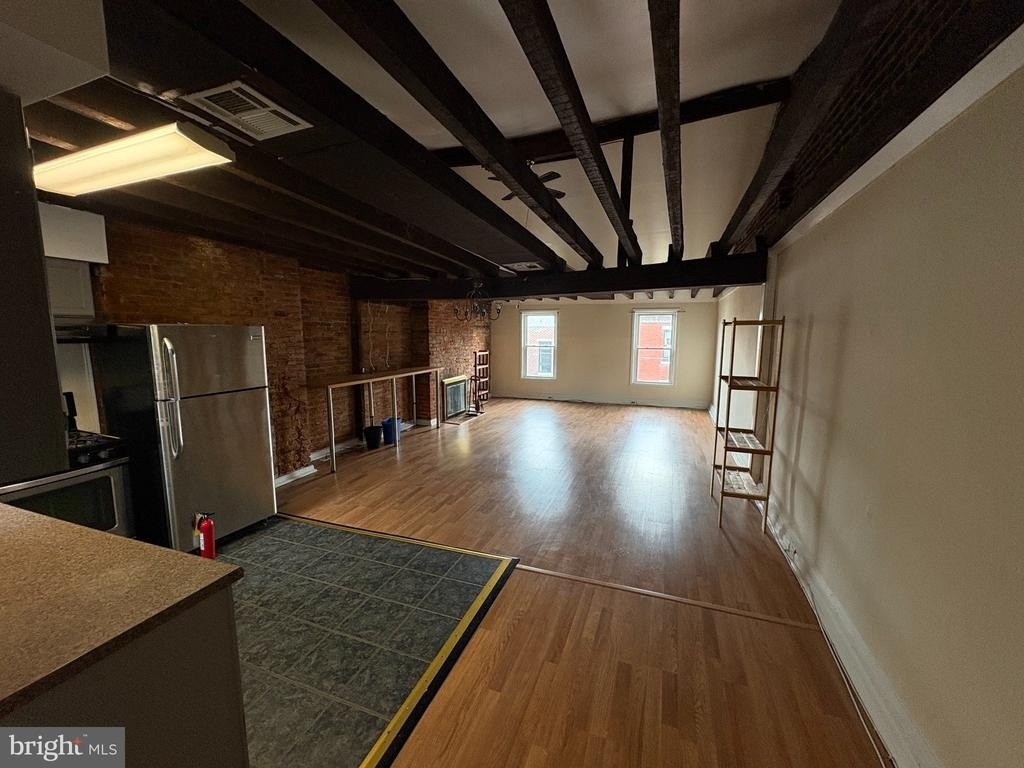 631 Catharine Street - Photo 1