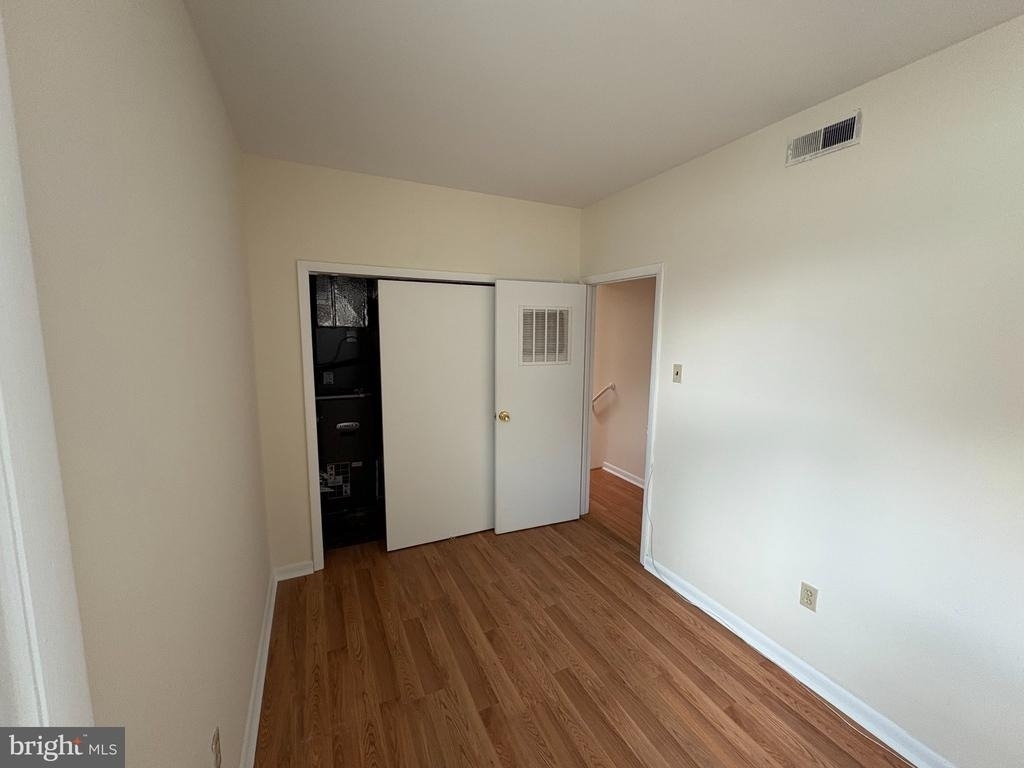 631 Catharine Street - Photo 7