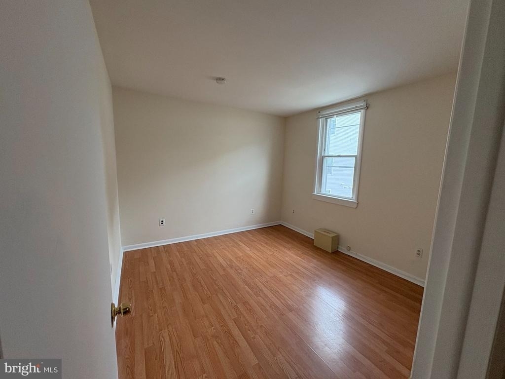 631 Catharine Street - Photo 9