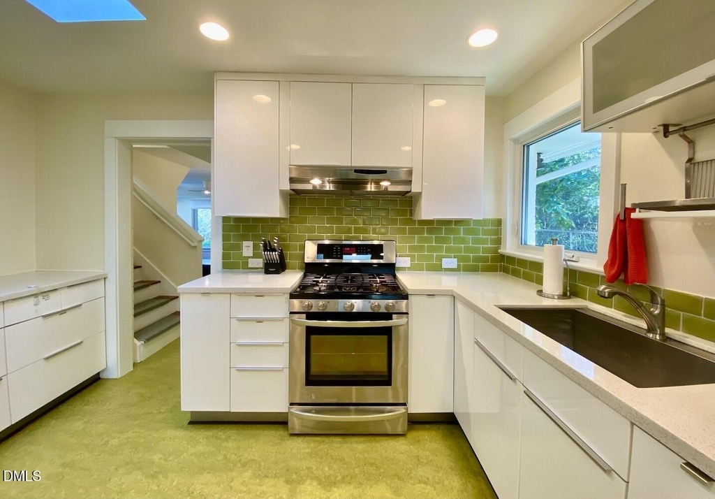 1606 Carolina Avenue - Photo 7