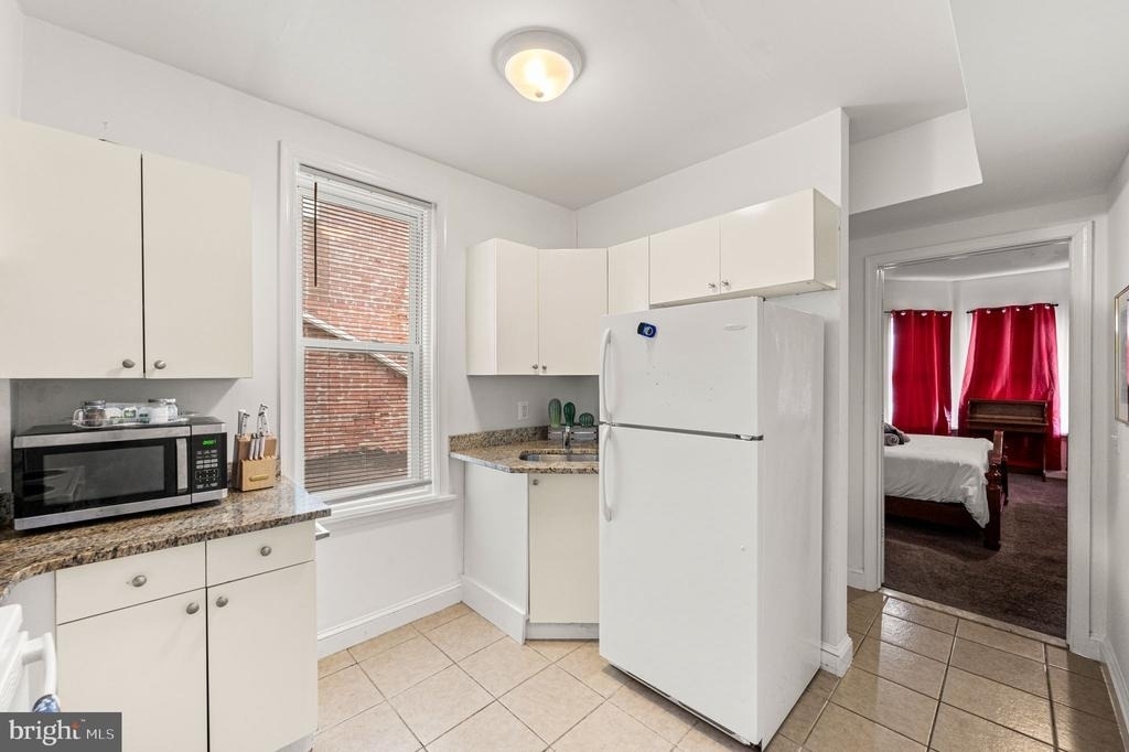 468 E Walnut Lane - Photo 1