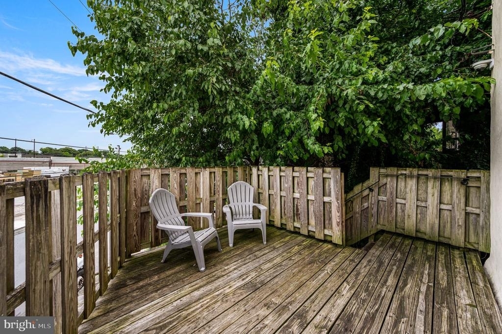 468 E Walnut Lane - Photo 19