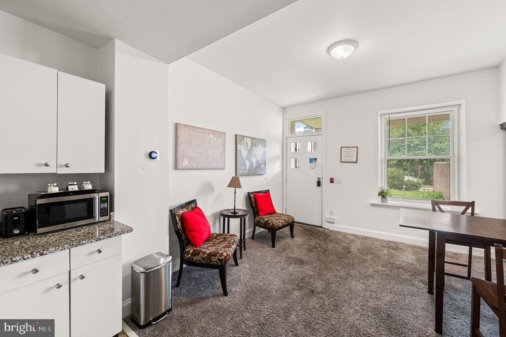 468 E Walnut Lane - Photo 7
