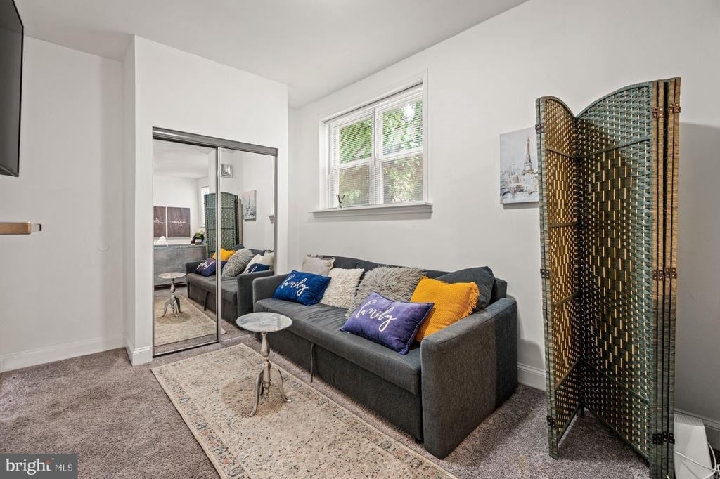 468 E Walnut Lane - Photo 15