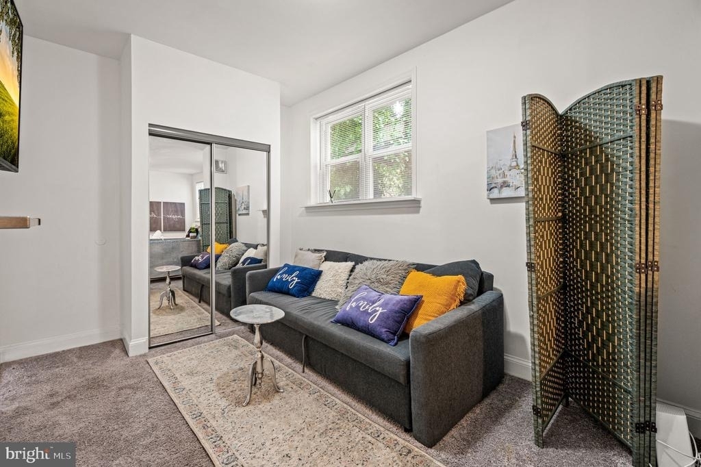 468 E Walnut Lane - Photo 14