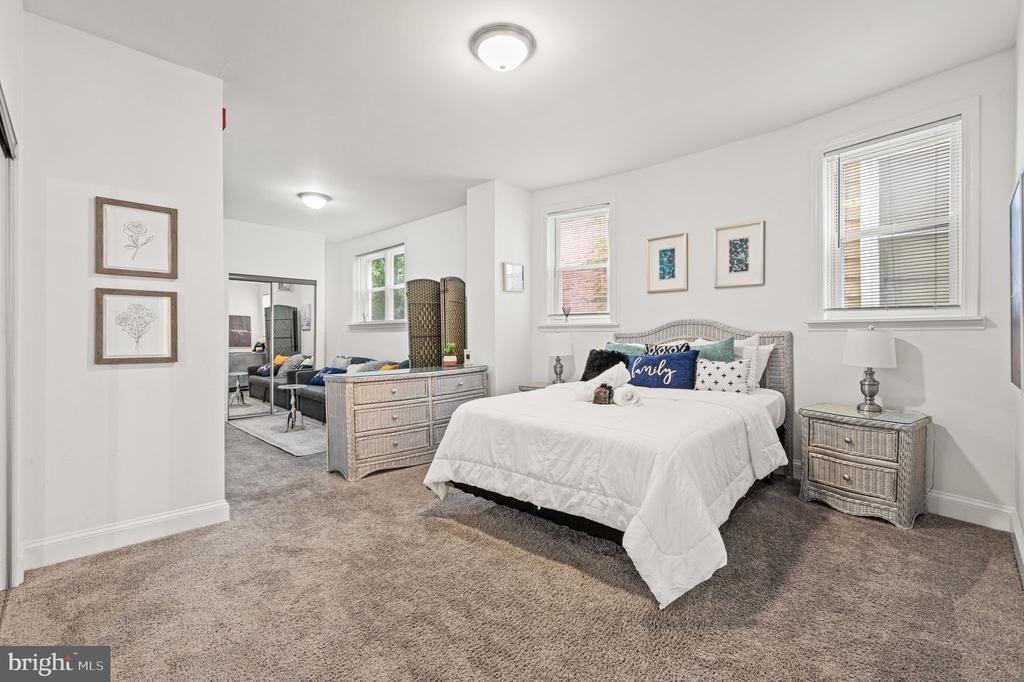 468 E Walnut Lane - Photo 10