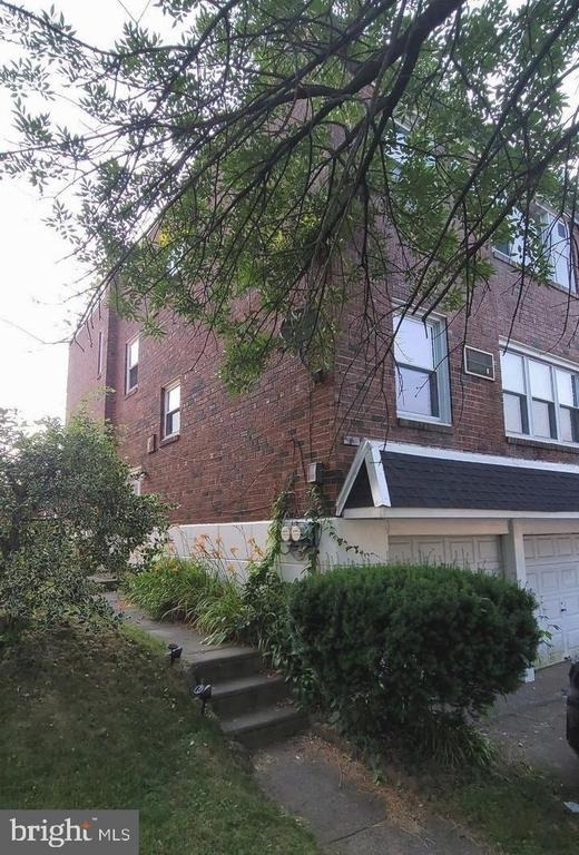 216 Lockart Terrace - Photo 1
