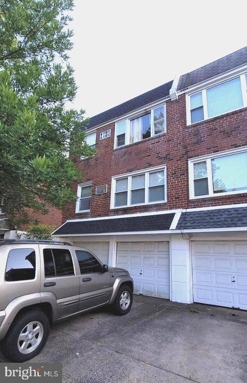 216 Lockart Terrace - Photo 0