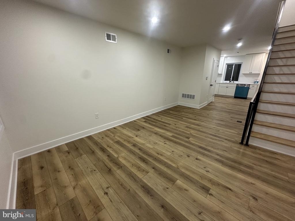 539 Mcclellan Street - Photo 8