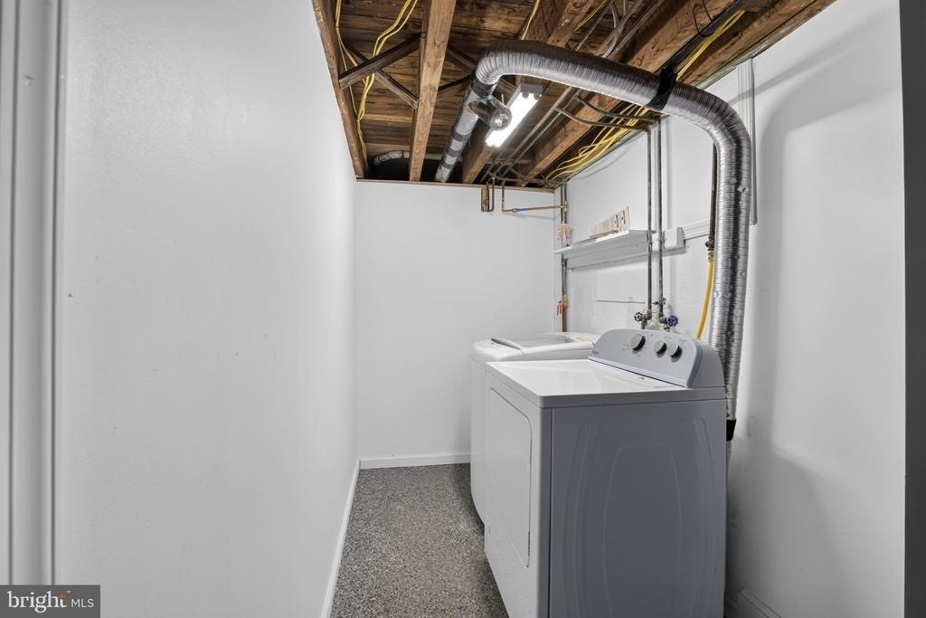 1301 E Johnson Street - Photo 19