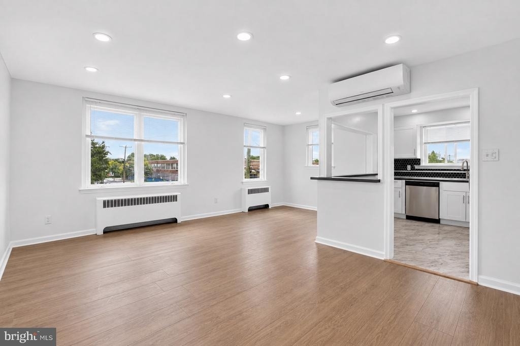 1301 E Johnson Street - Photo 2