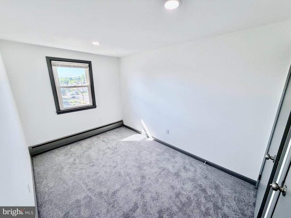 1612 Tremont Avenue - Photo 17