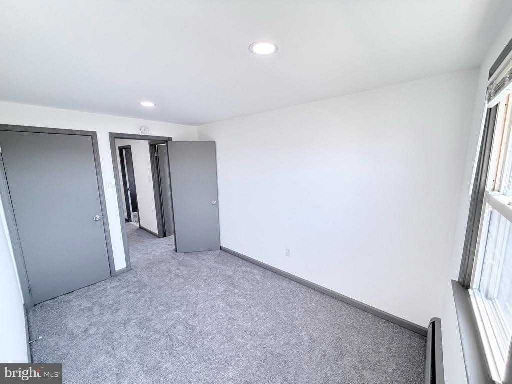 1612 Tremont Avenue - Photo 16