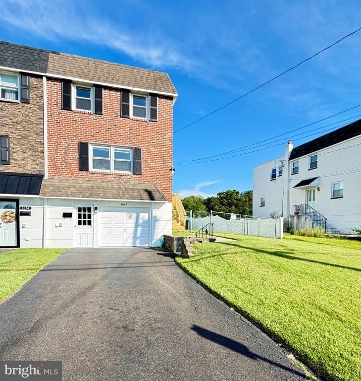 1612 Tremont Avenue - Photo 3