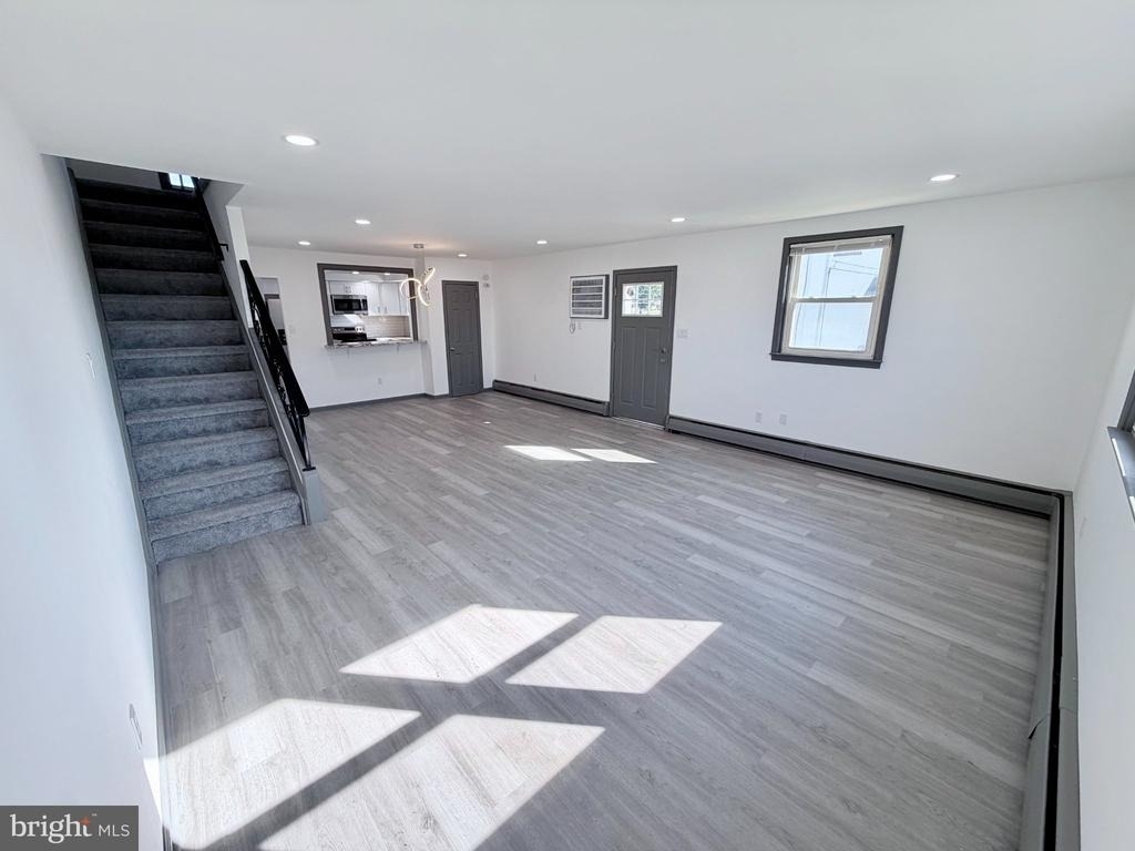 1612 Tremont Avenue - Photo 4