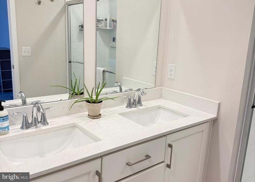 121 Four Leaf Drive - Photo 10
