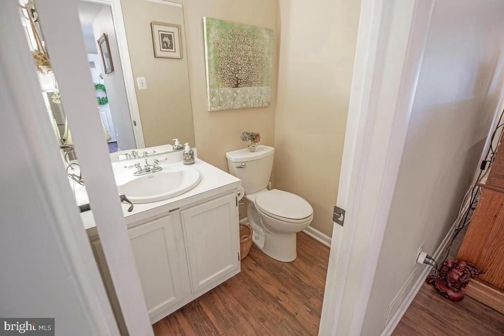502 Portsmouth Court - Photo 2