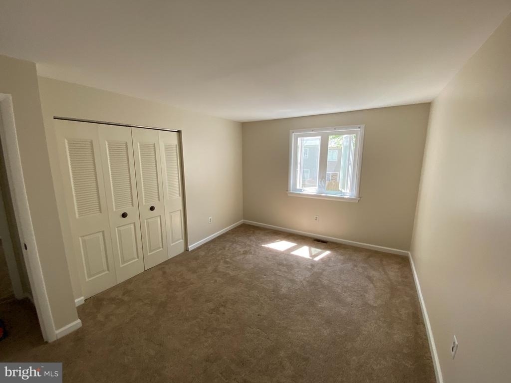 502 Portsmouth Court - Photo 7