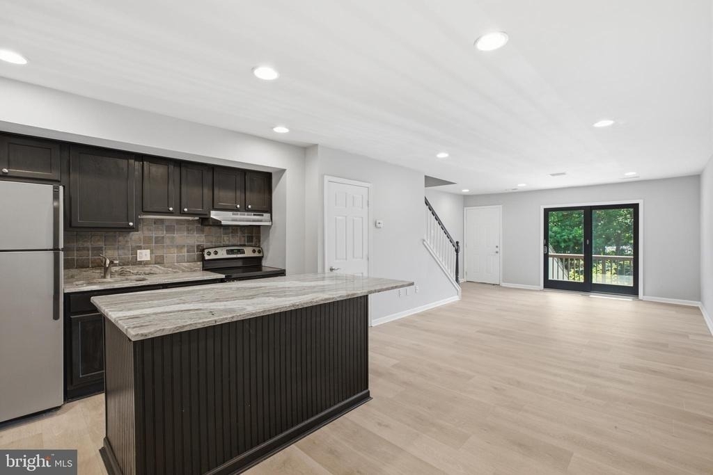 27 Darien - Photo 2