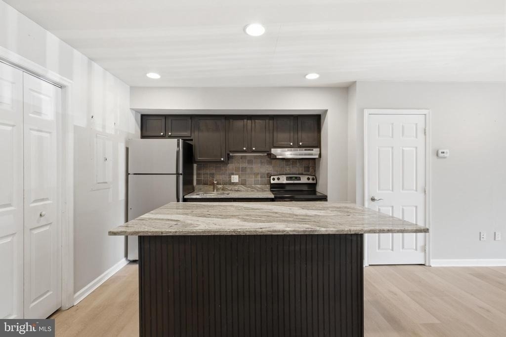 27 Darien - Photo 3