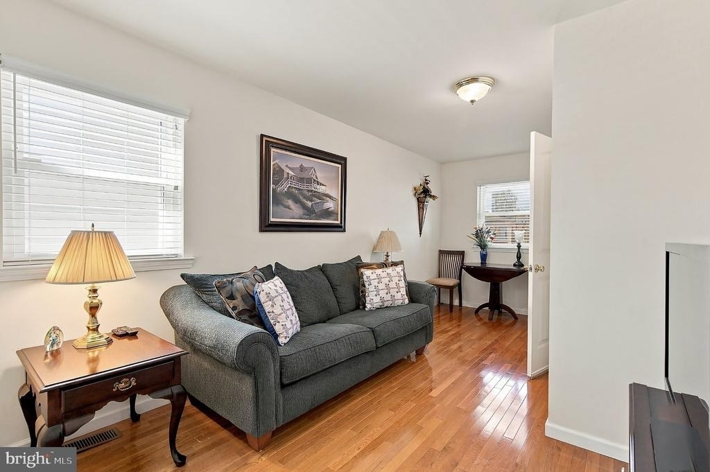 15 Farragut Avenue - Photo 4