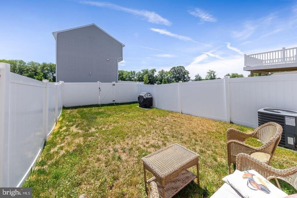 6 Burr Street - Photo 2