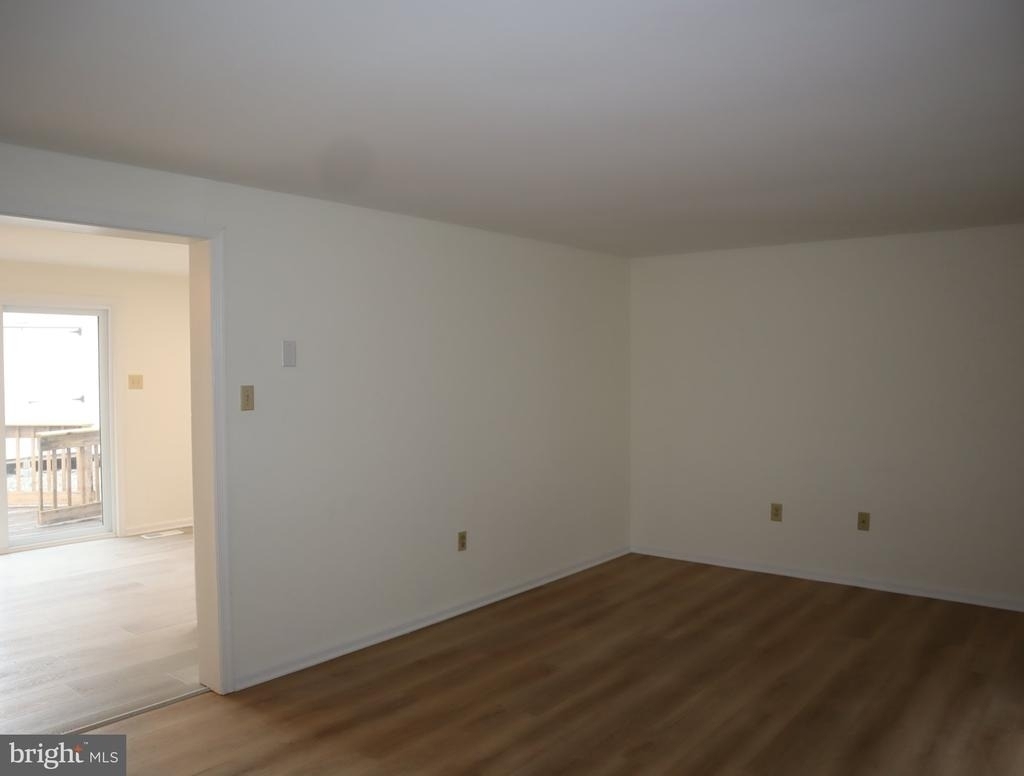 1108 Middleneck Drive - Photo 3
