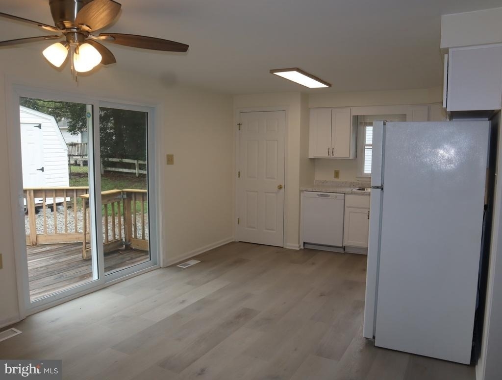 1108 Middleneck Drive - Photo 4