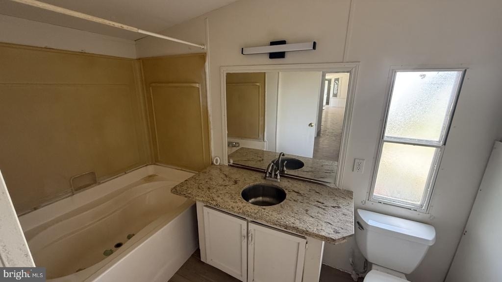 10054 Longwoods Road - Photo 10