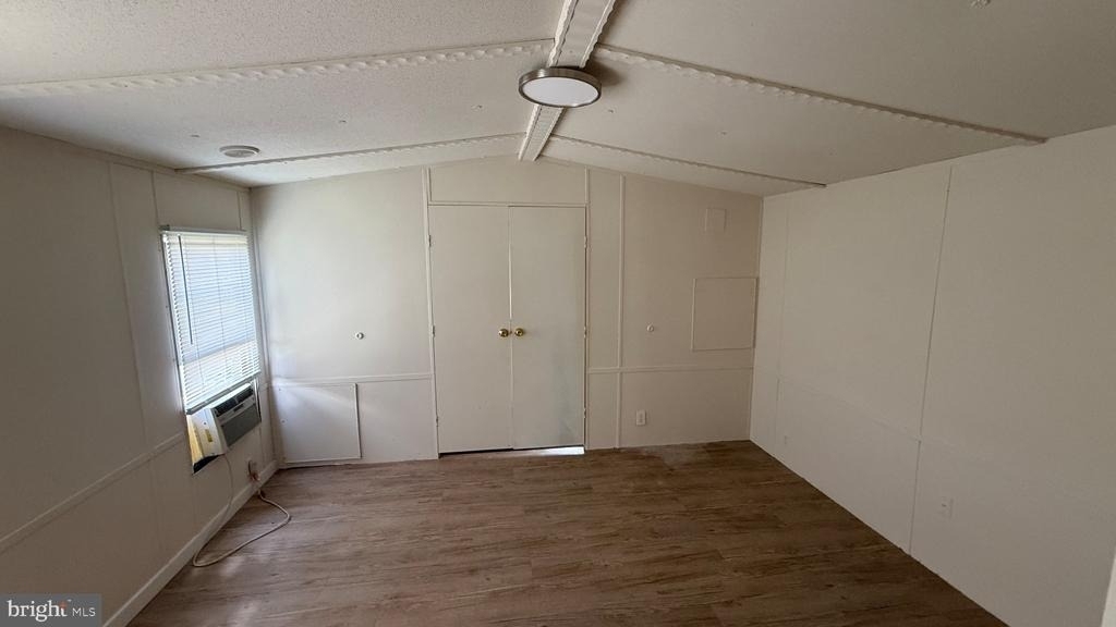 10054 Longwoods Road - Photo 2