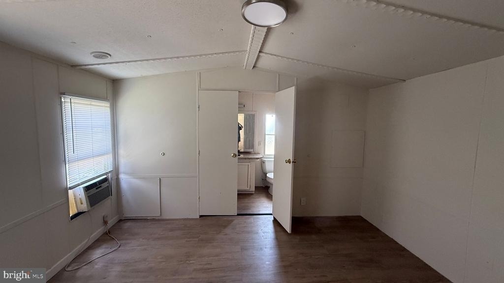 10054 Longwoods Road - Photo 4