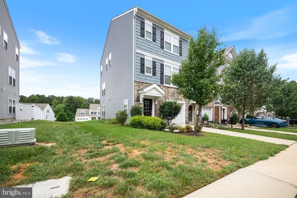 43901 Eucalyptus Way - Photo 0