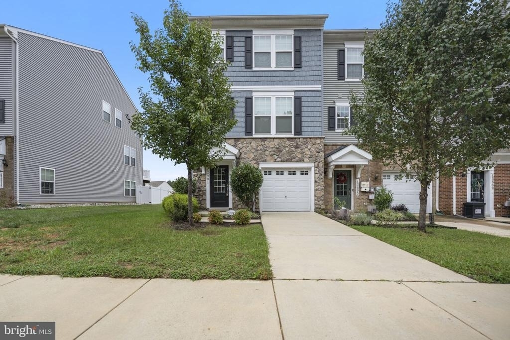 43901 Eucalyptus Way - Photo 1