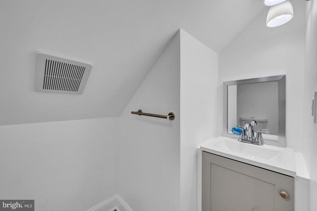 6212 Suitland Road - Photo 9