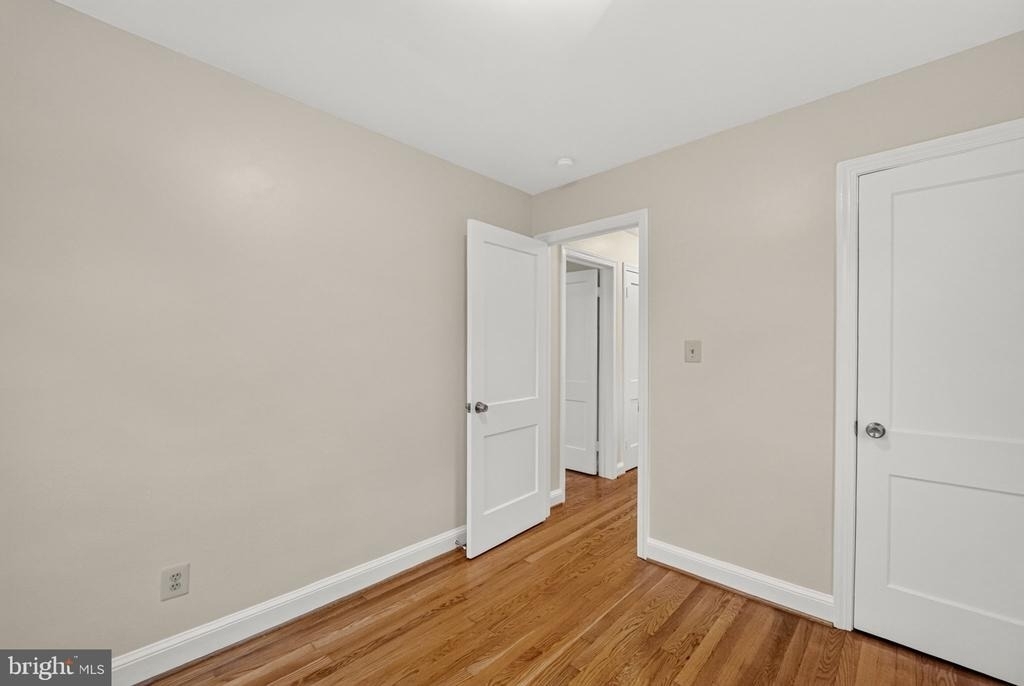 406 Gilmoure Drive - Photo 18