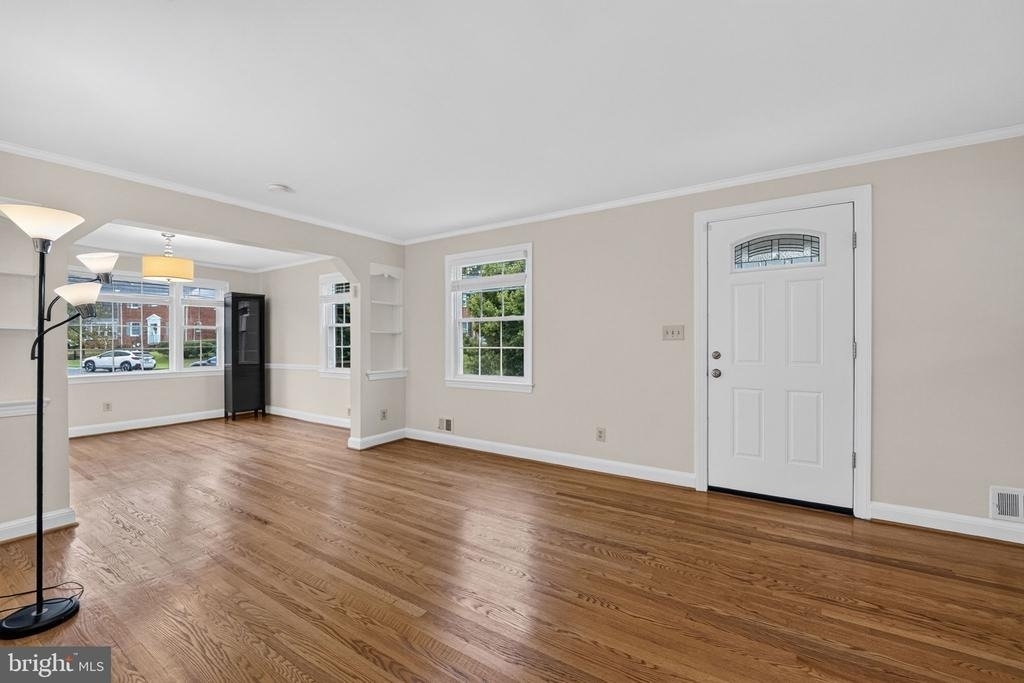 406 Gilmoure Drive - Photo 7
