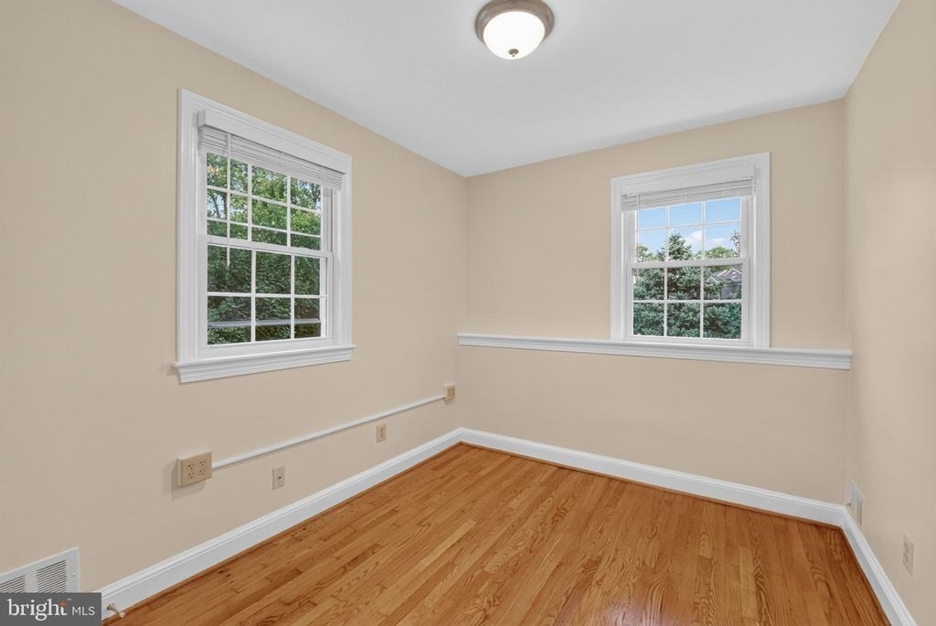 406 Gilmoure Drive - Photo 23