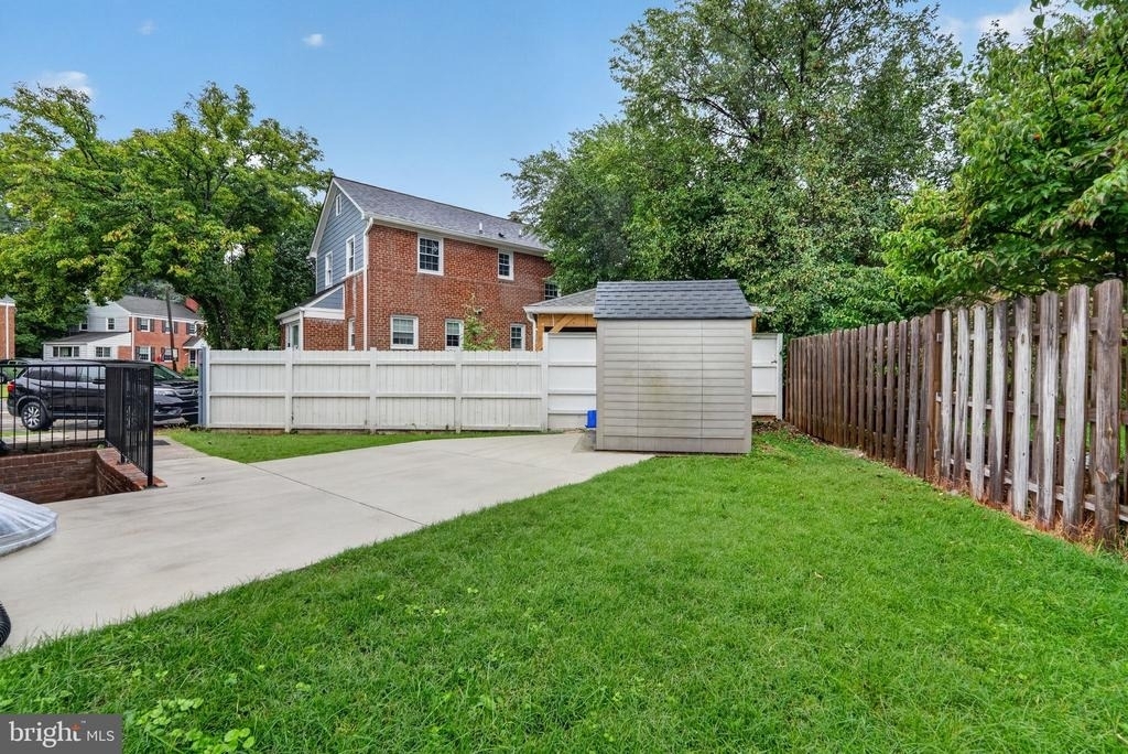 406 Gilmoure Drive - Photo 40
